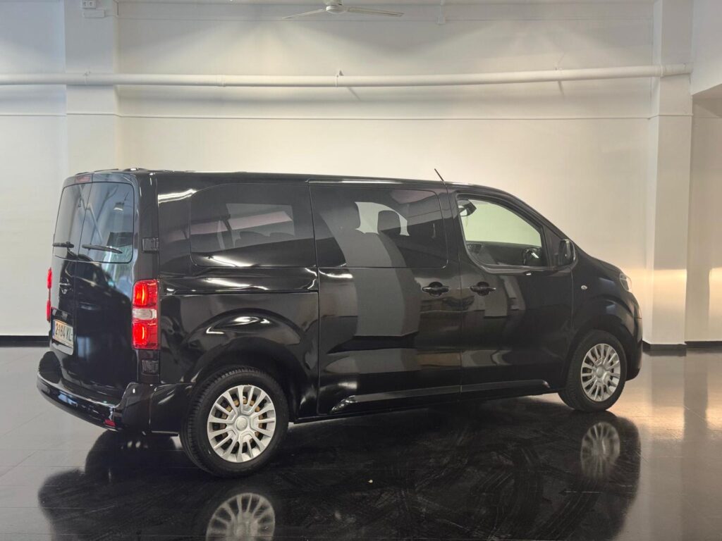- Toyota Proace Verso SHUT L1 Automática 9 plazas 180cv